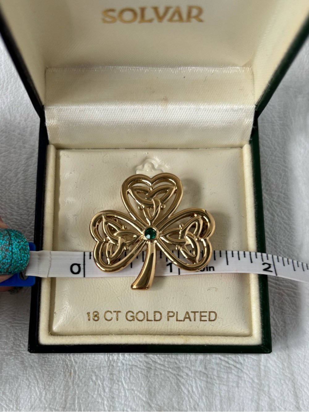 18K Gold Plated Shamrock  Brooch with Trinity Knot Leaves and Green Stone - Picture 10 of 12
